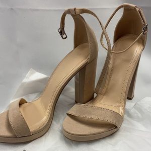 Miss Lola Heels